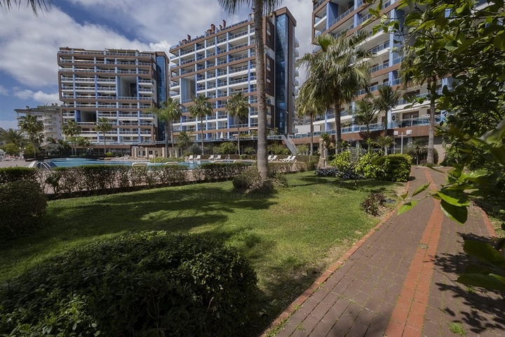 Spacious 1+1 apartment in the central area of Alanya