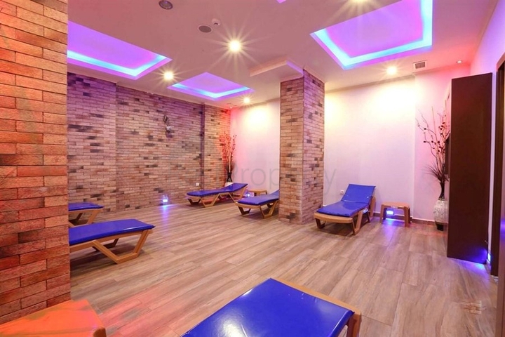 Spacious 1+1 apartment in the central area of Alanya