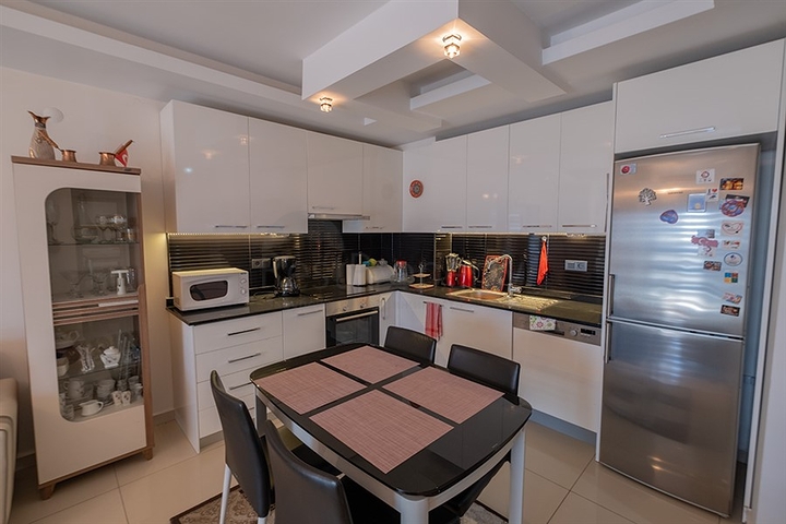 Spacious 1+1 apartment in the central area of Alanya