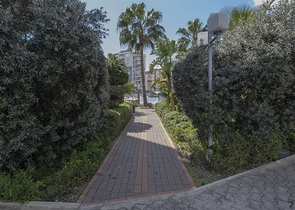 Spacious 1+1 apartment in the central area of Alanya