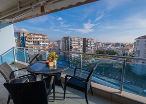 Spacious 1+1 apartment in the central area of Alanya