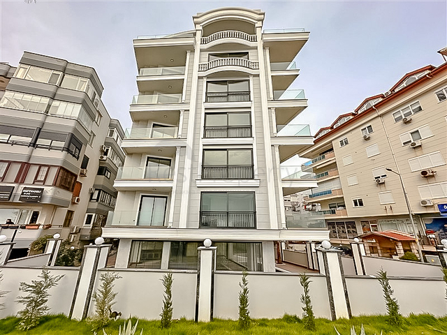One bedroom apartment in the center of Alanya with panoramic sea views