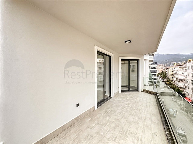 One bedroom apartment in the center of Alanya with panoramic sea views
