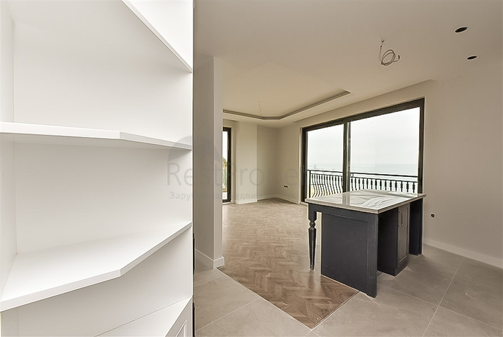 One bedroom apartment in the center of Alanya with panoramic sea views