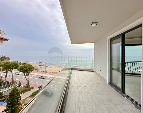 One bedroom apartment in the center of Alanya with panoramic sea views