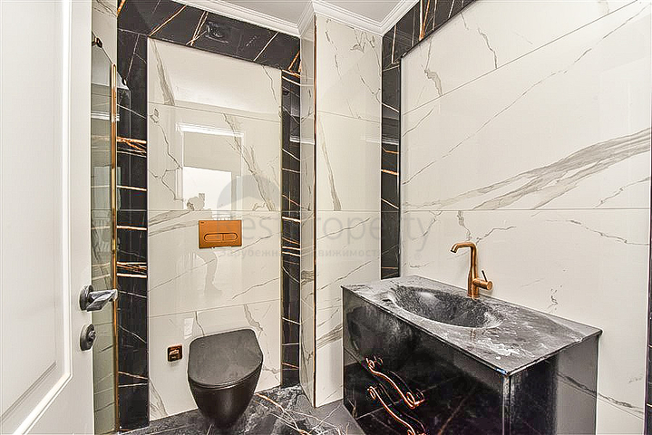 One bedroom apartment in the center of Alanya with panoramic sea views