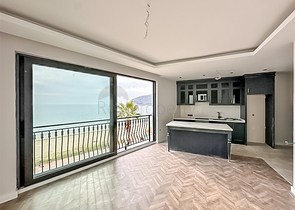 One bedroom apartment in the center of Alanya with panoramic sea views