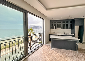 One bedroom apartment in the center of Alanya with panoramic sea views