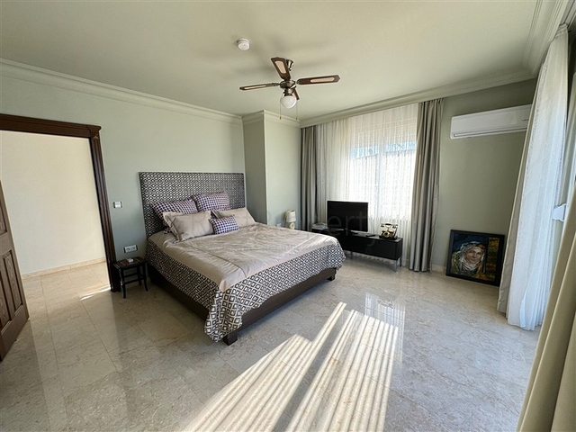 Spacious 3+1 penthouse with panoramic sea views