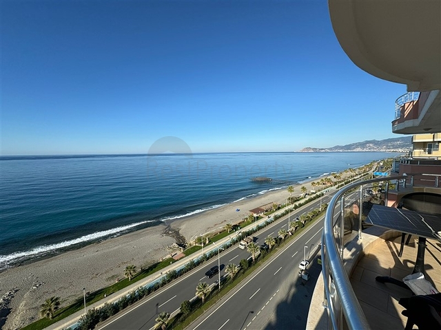 Spacious 3+1 penthouse with panoramic sea views