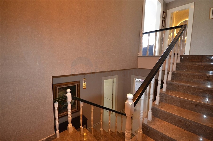 Furnished 3+1 villa in Kargicak area