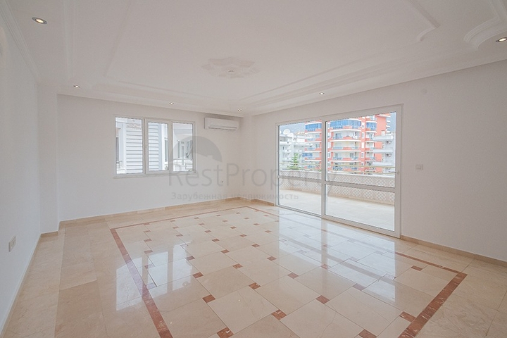 4+2 penthouse on the first coastline