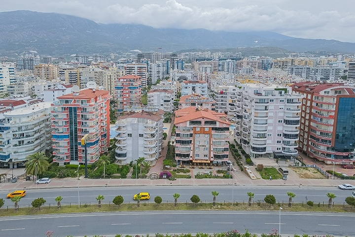 4+2 penthouse on the first coastline