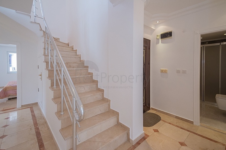 4+2 penthouse on the first coastline