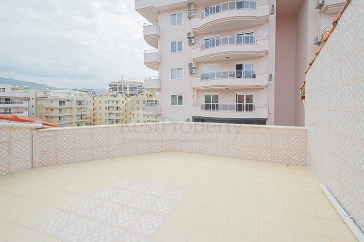 4+2 penthouse on the first coastline