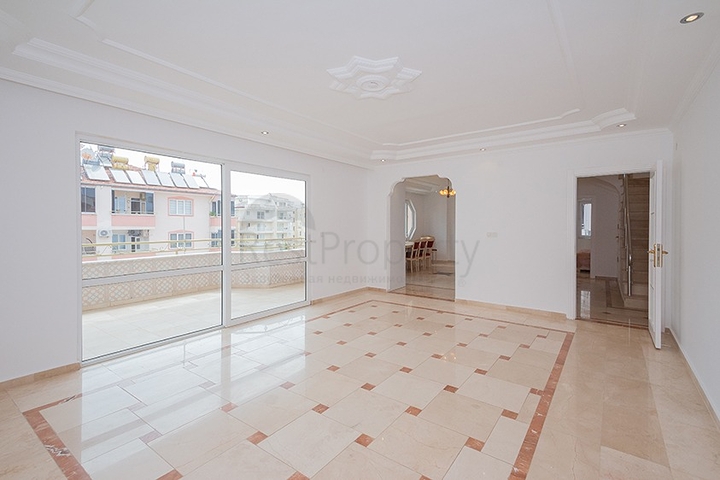 4+2 penthouse on the first coastline