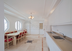 4+2 penthouse on the first coastline