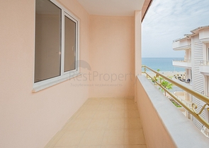 4+2 penthouse on the first coastline