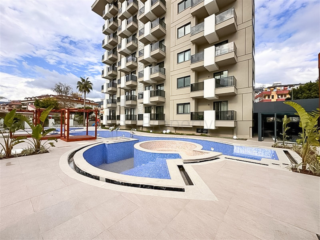 2+1 penthouse in a new complex just 400 m from the sea in the center of Alanya 