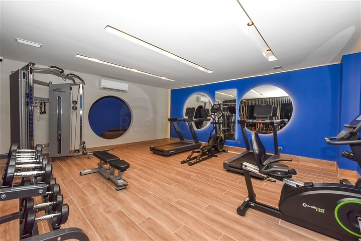 2+1 penthouse in a new complex just 400 m from the sea in the center of Alanya 