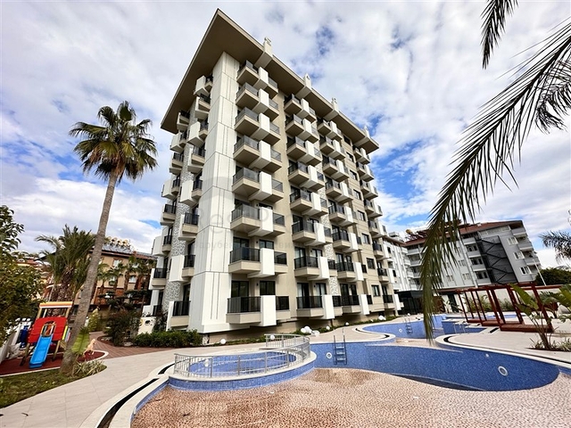 2+1 penthouse in a new complex just 400 m from the sea in the center of Alanya 