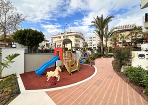 2+1 penthouse in a new complex just 400 m from the sea in the center of Alanya 