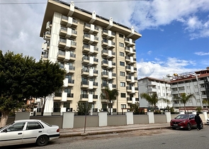 2+1 penthouse in a new complex just 400 m from the sea in the center of Alanya 