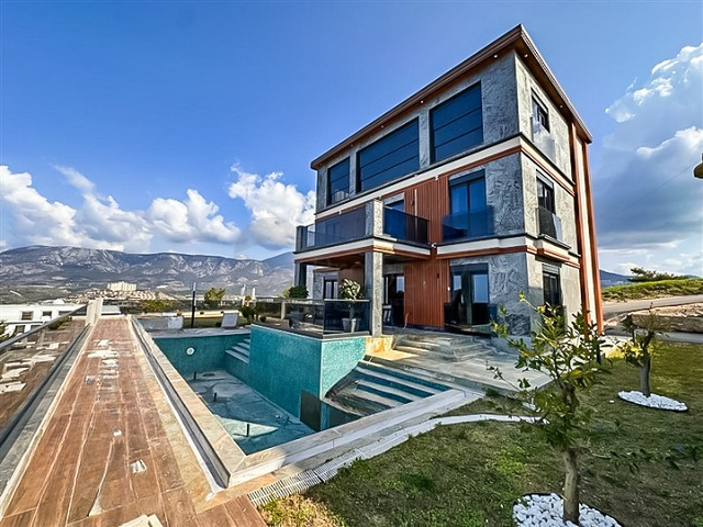 Private 4+1 villa in an elite gated community