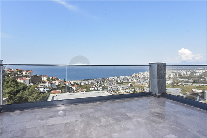 Private 4+1 villa in an elite gated community