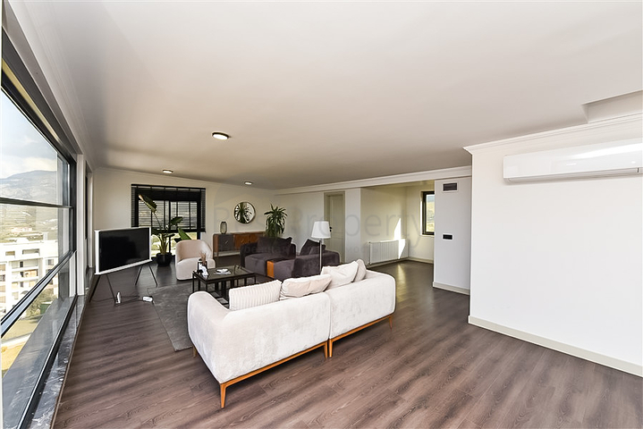 Private 4+1 villa in an elite gated community