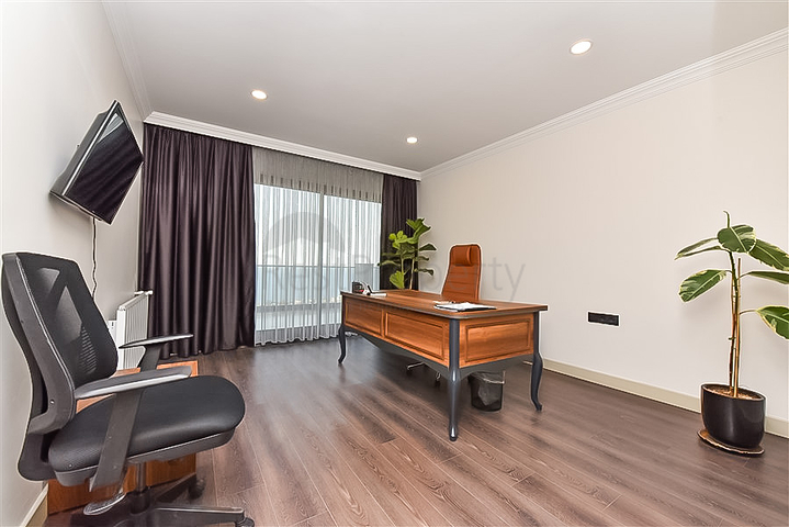 Private 4+1 villa in an elite gated community