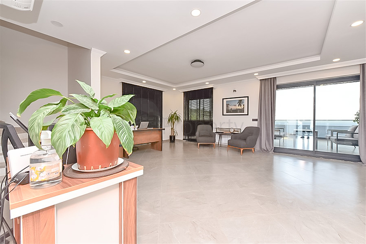 Private 4+1 villa in an elite gated community