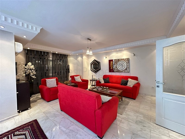 4+1 riverfront penthouse in Kestel district