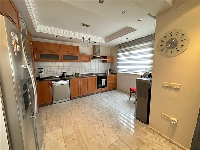 4+1 riverfront penthouse in Kestel district