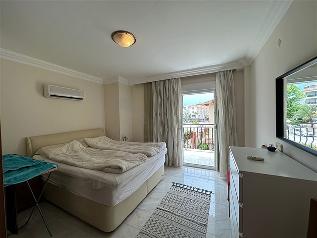 4+1 riverfront penthouse in Kestel district