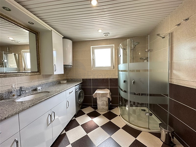 4+1 riverfront penthouse in Kestel district