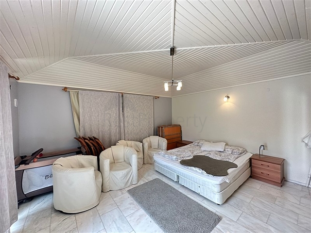 4+1 riverfront penthouse in Kestel district