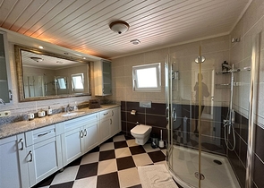 4+1 riverfront penthouse in Kestel district