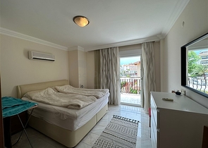 4+1 riverfront penthouse in Kestel district