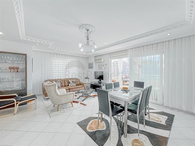 Apartment 2+1 facing the sea and mountains in the Mahmutlar area