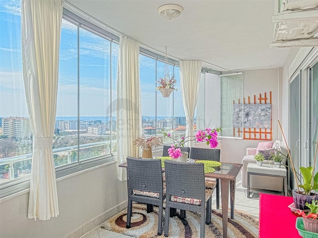 Apartment 2+1 facing the sea and mountains in the Mahmutlar area