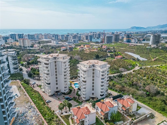 Apartment 2+1 facing the sea and mountains in the Mahmutlar area