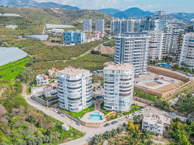 Apartment 2+1 facing the sea and mountains in the Mahmutlar area