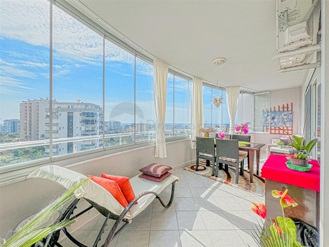 Apartment 2+1 facing the sea and mountains in the Mahmutlar area