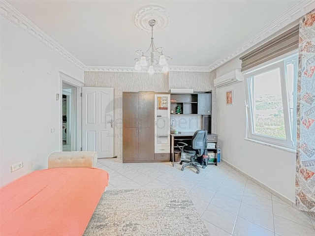 Apartment 2+1 facing the sea and mountains in the Mahmutlar area