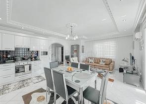 Apartment 2+1 facing the sea and mountains in the Mahmutlar area