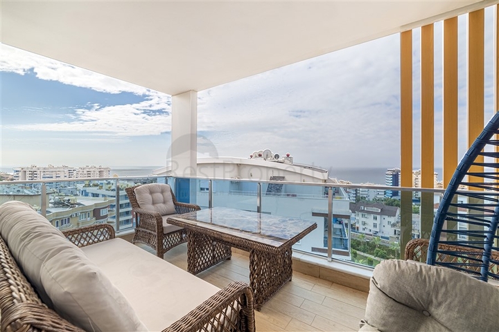 3+1 penthouse with a view of the Mediterranean Sea