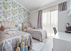 Three-bedroom penthouse with designer renovation