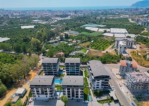 Three-bedroom penthouse with designer renovation