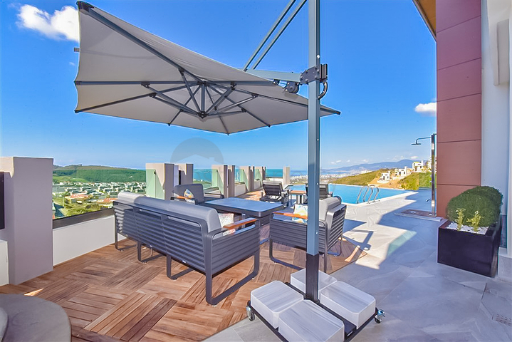 Luxury villa 4+1 in Kargicak area.